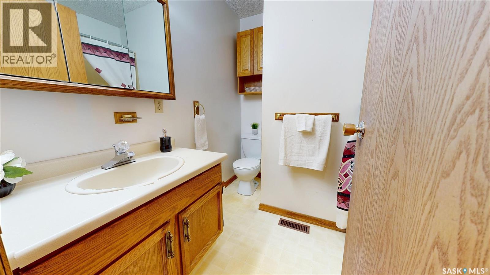 51 Harrigan Crescent, Maple Creek, Saskatchewan  S0N 1N0 - Photo 34 - SK041938