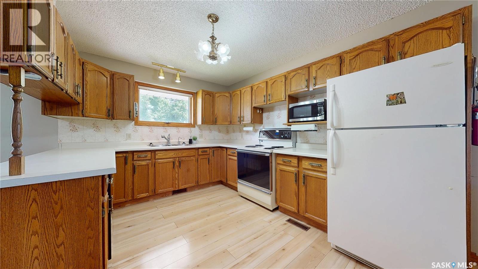 51 Harrigan Crescent, Maple Creek, Saskatchewan  S0N 1N0 - Photo 4 - SK041938