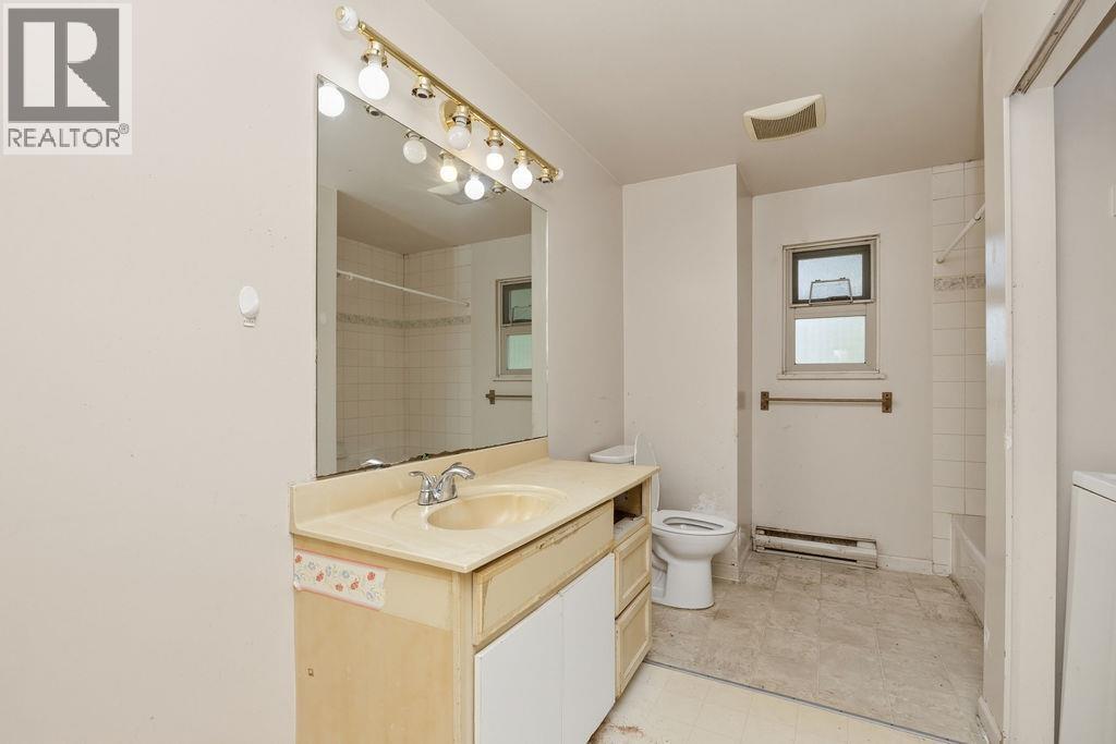 5754 Trout Lake Road, Halfmoon Bay, British Columbia V7Z 1H1 - Photo 16 - R3144374