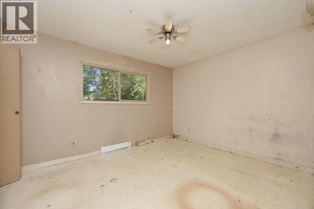 5754 Trout Lake Road, Halfmoon Bay, British Columbia V7Z 1H1 - Photo 8 - R3144374