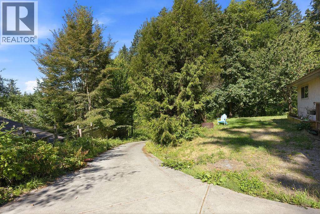 5754 Trout Lake Road, Halfmoon Bay, British Columbia V7Z 1H1 - Photo 5 - R3144374