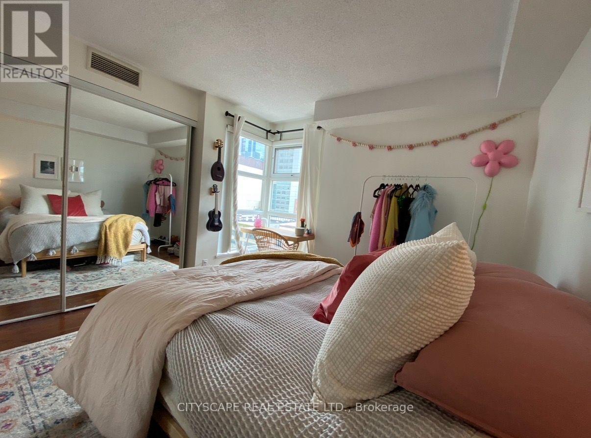 1205 - 50 Lombard Street, Toronto, Ontario  M5C 2X4 - Photo 3 - C13538562