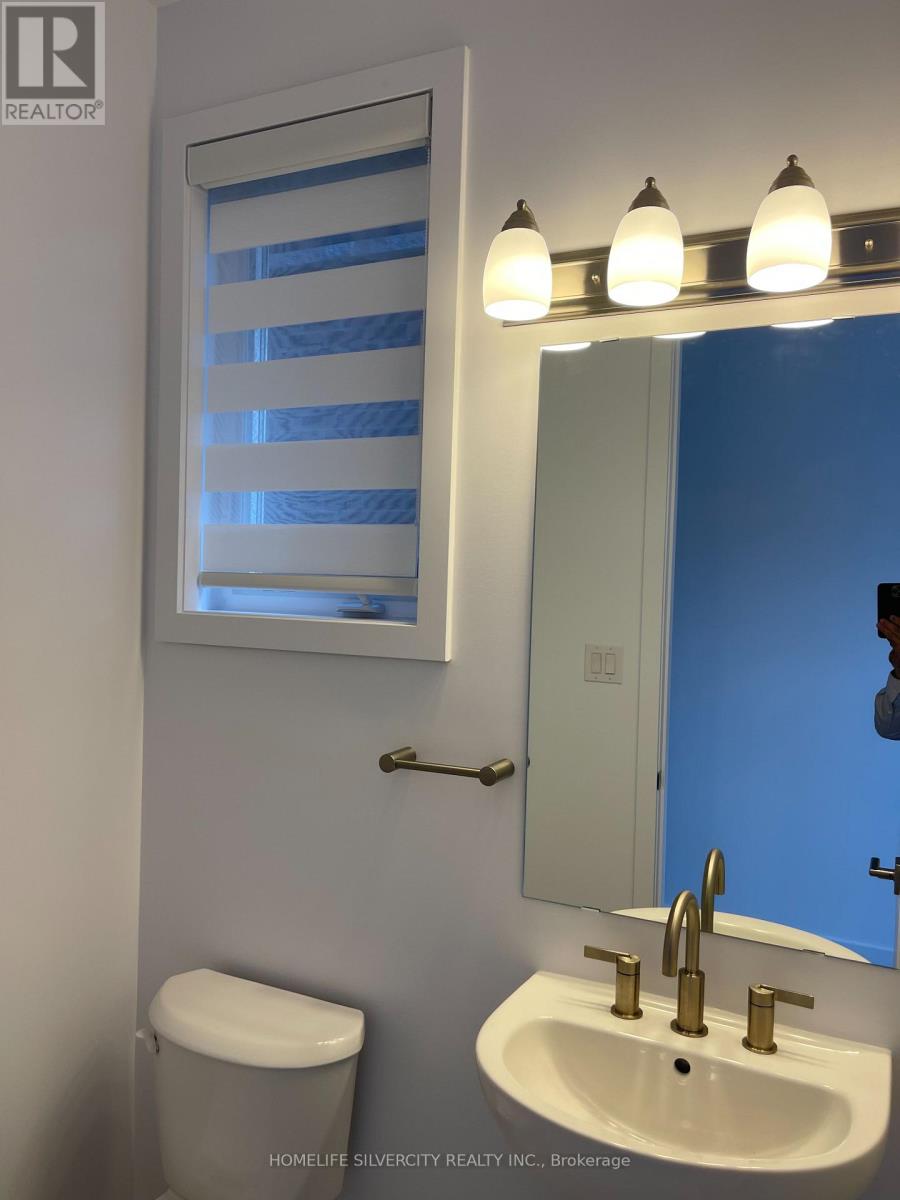 56 Mcaush Street, Barrie, Ontario  L9J 0C2 - Photo 12 - S13511752