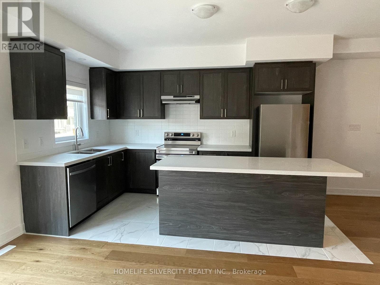 56 Mcaush Street, Barrie, Ontario  L9J 0C2 - Photo 2 - S13511752