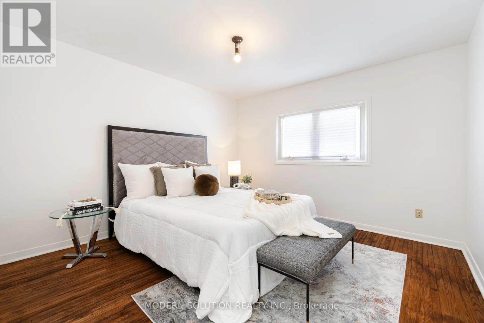 2557 Mindemoya Road, Mississauga, Ontario  L5C 2R1 - Photo 14 - W13538074