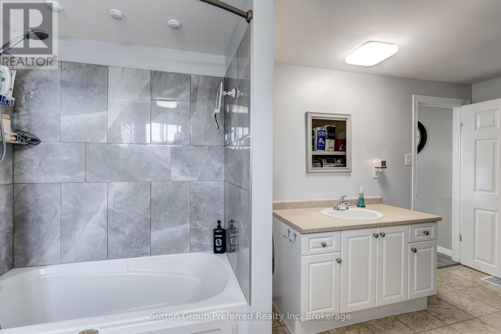 685744 Main Street, Norwich, Ontario  N4S 7V9 - Photo 11 - X13543734
