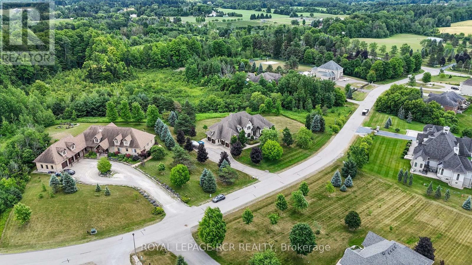 7 Proctor Avenue, Caledon, Ontario  L7E 4E7 - Photo 2 - W13527704