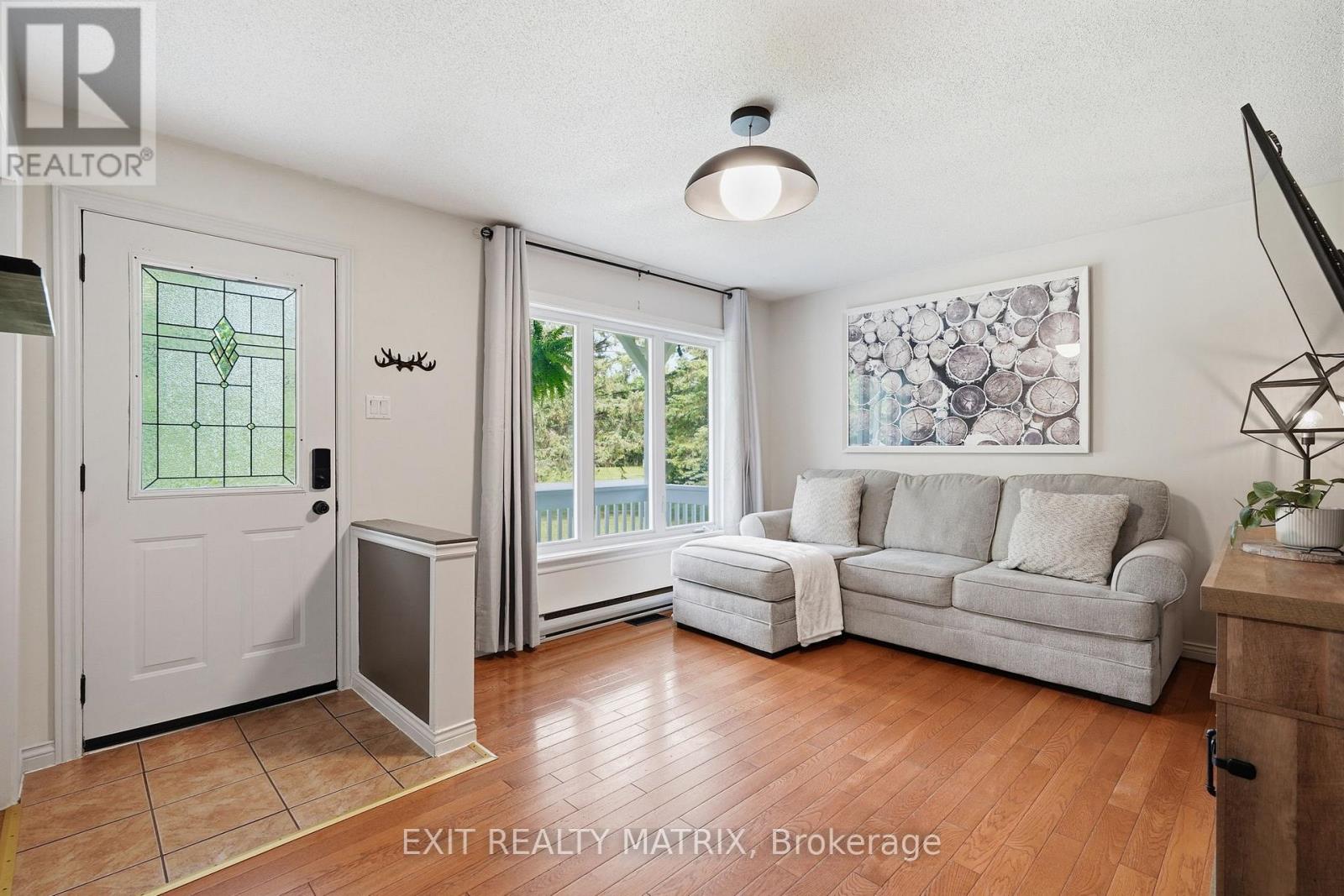 639 Boundary Road, Alfred And Plantagenet, Ontario  K0B 1A0 - Photo 5 - X13543722