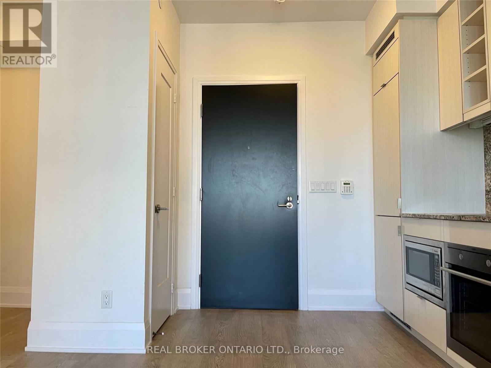 1801 - 101 Erskine Avenue, Toronto, Ontario  M4P 1Y5 - Photo 2 - C13543808