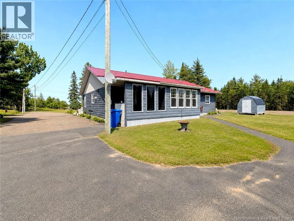 340 Ave Du Tré Carré, Shippagan, New Brunswick  E8S 1Y4 - Photo 2 - NB143548