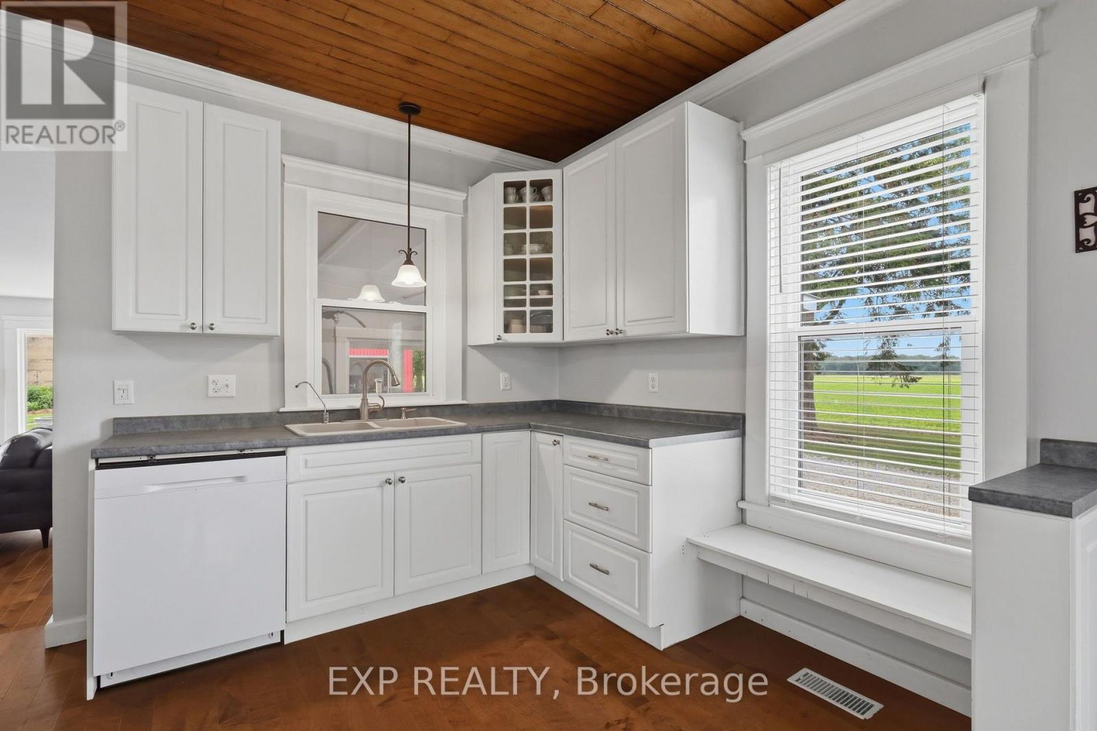 22979 Pratt Siding Road, Southwest Middlesex, Ontario  N0L 1M0 - Photo 12 - X13543756