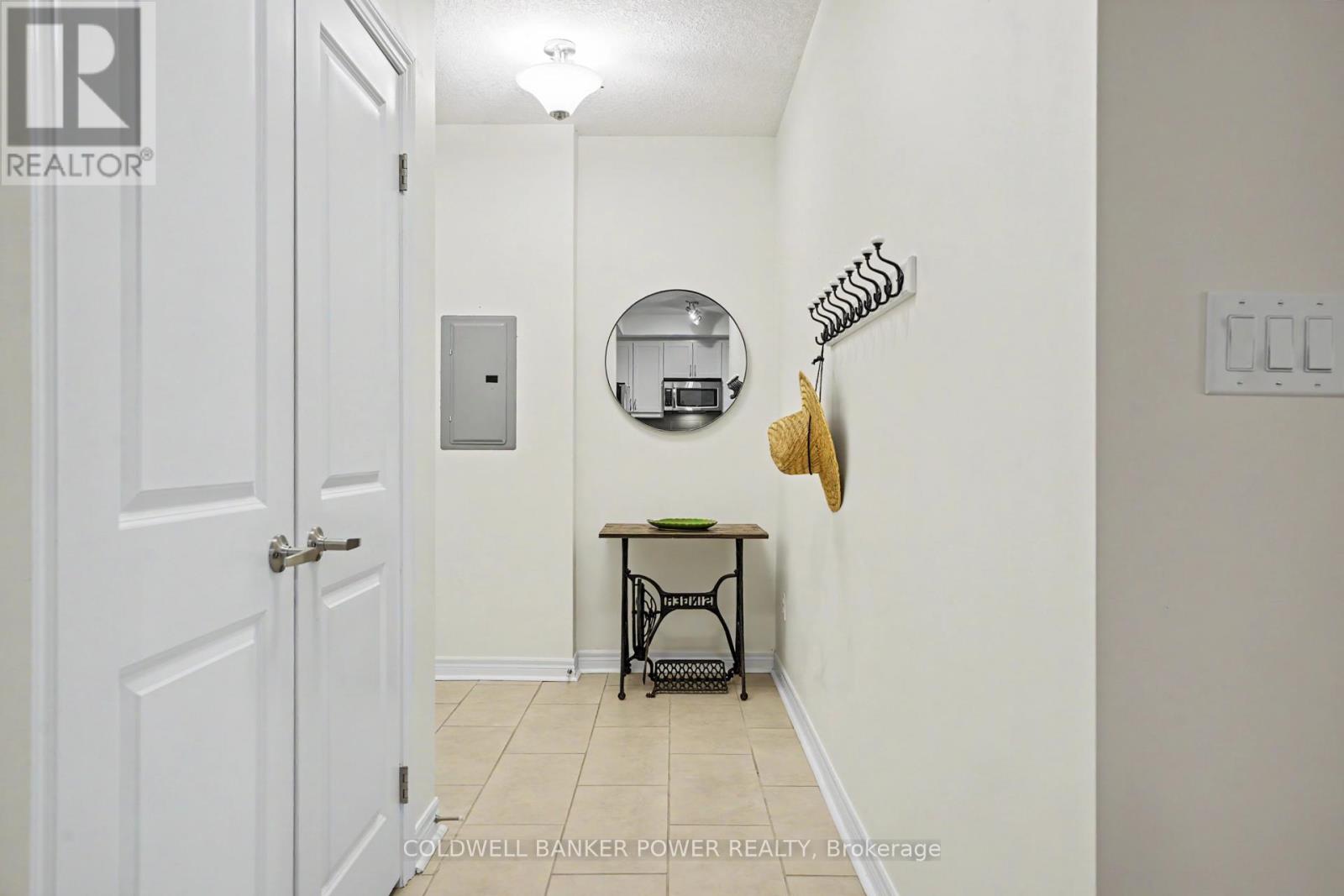 1010 - 330 Ridout Street N, London East, Ontario  N6C 3Z3 - Photo 3 - X13543832