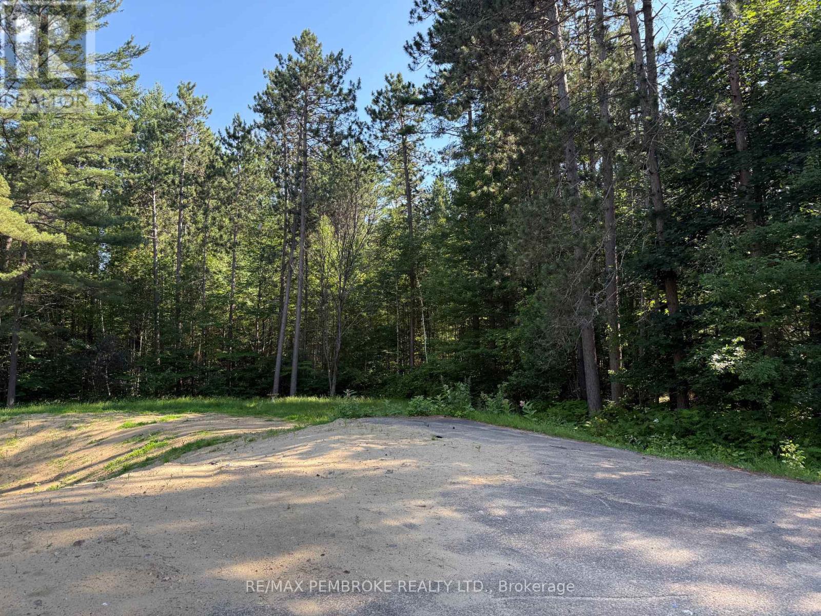 121 Achray Road, Laurentian Valley, Ontario K8A 6W7 - Photo 5 - X13543632