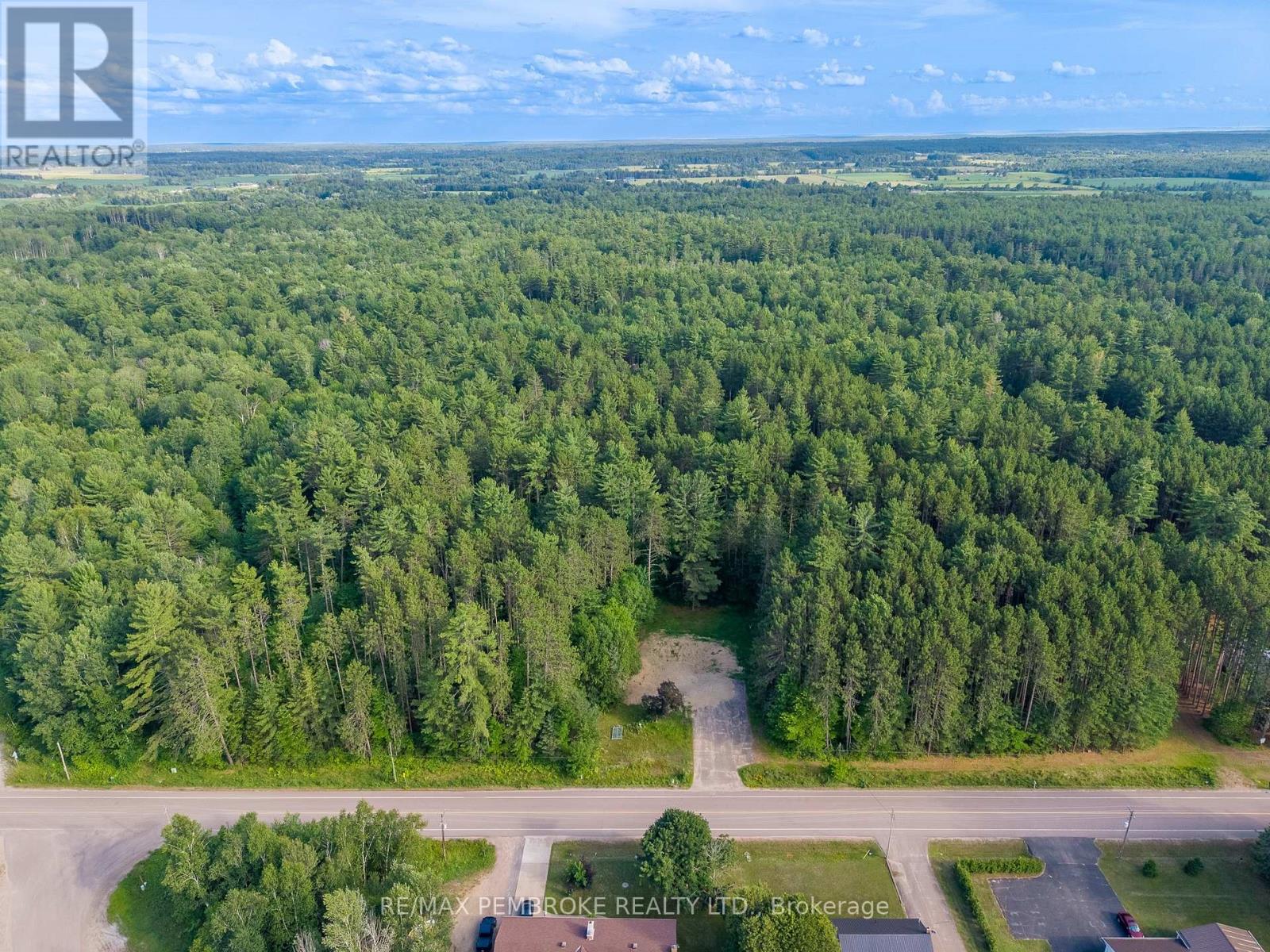 121 Achray Road, Laurentian Valley, Ontario K8A 6W7 - Photo 6 - X13543632