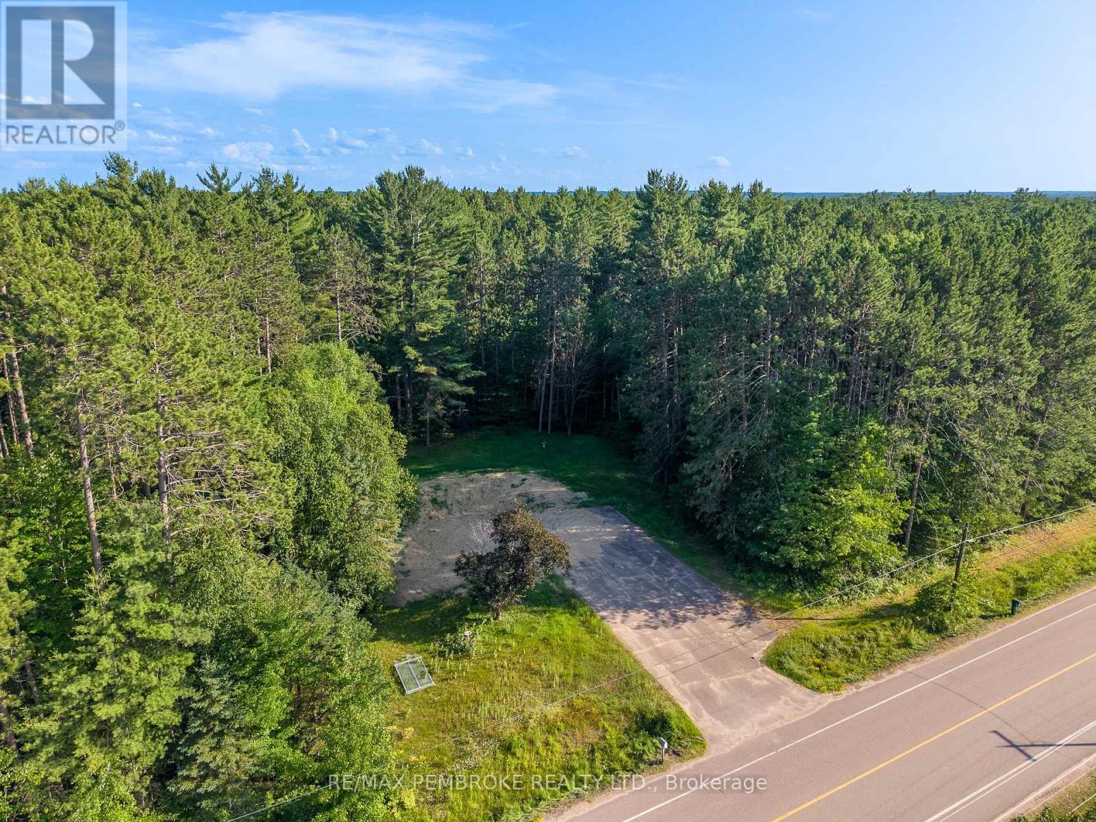 121 Achray Road, Laurentian Valley, Ontario K8A 6W7 - Photo 7 - X13543632