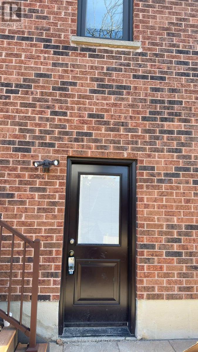 Lower Unit - 128 Adam Place, Newmarket, Ontario L3Y 8C4 - Photo 12 - N13543504