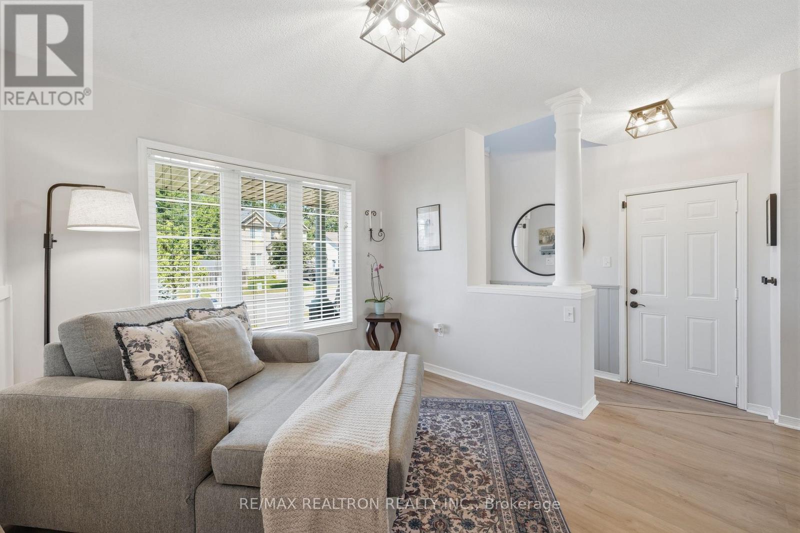 273 Greenwood Drive, Essa, Ontario  L0M 1B4 - Photo 5 - N13543566