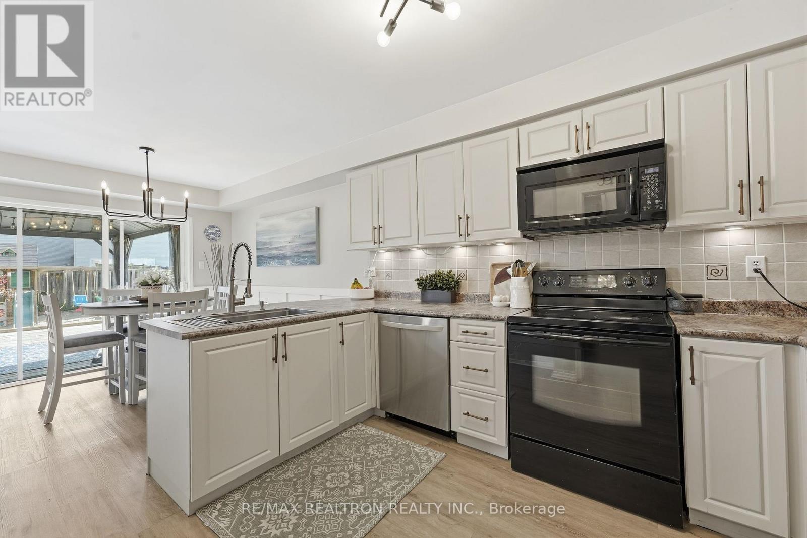 273 Greenwood Drive, Essa, Ontario  L0M 1B4 - Photo 7 - N13543566