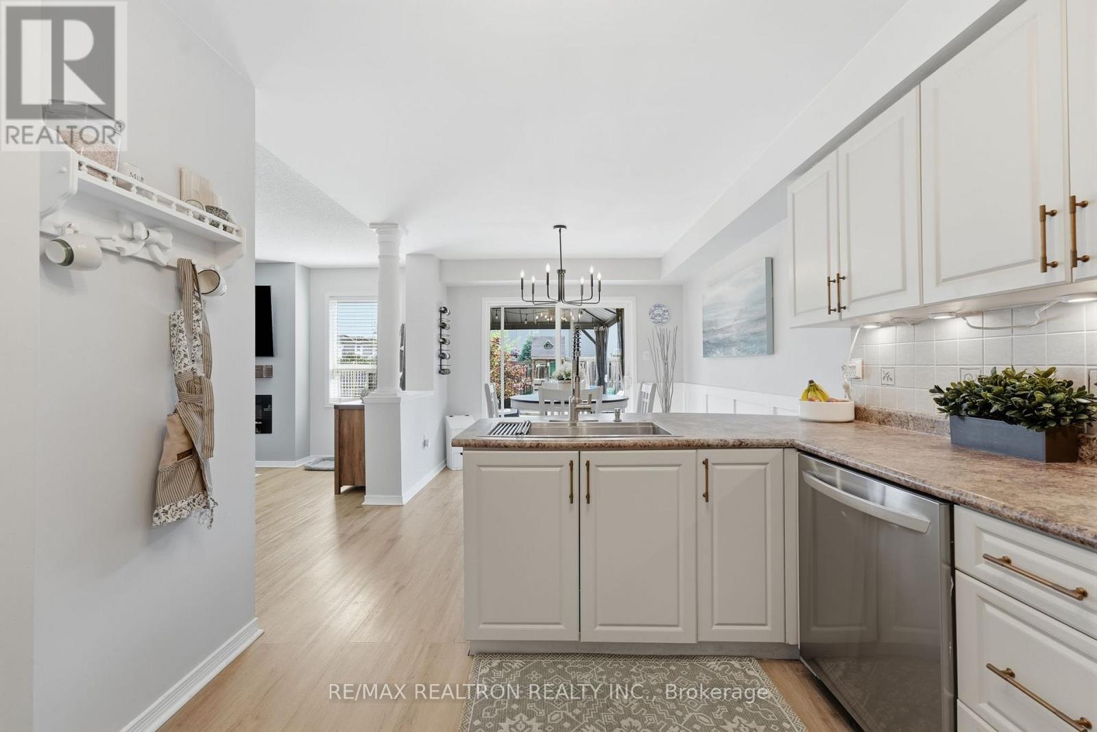 273 Greenwood Drive, Essa, Ontario  L0M 1B4 - Photo 8 - N13543566