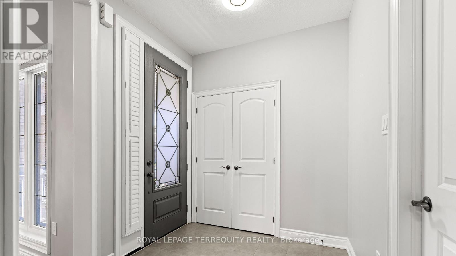 1818 Lamstone Street, Innisfil, Ontario  L9S 5A1 - Photo 4 - N13543702