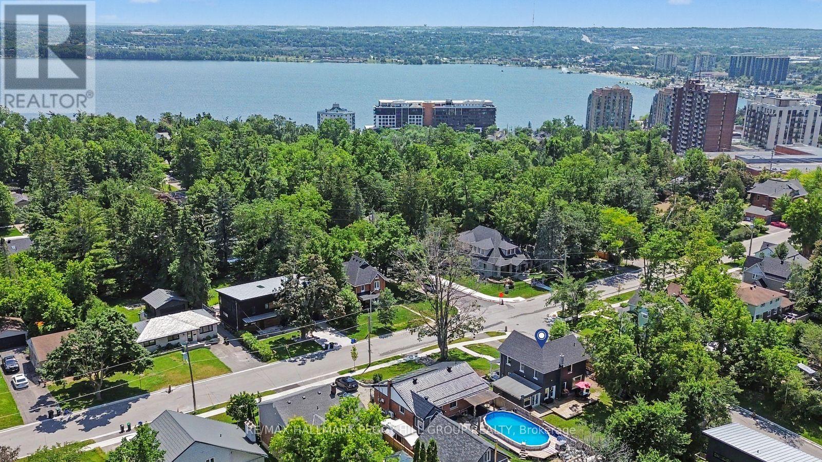 30 Eugenia Street, Barrie, Ontario L4M 1P8 - Photo 17 - S13543680