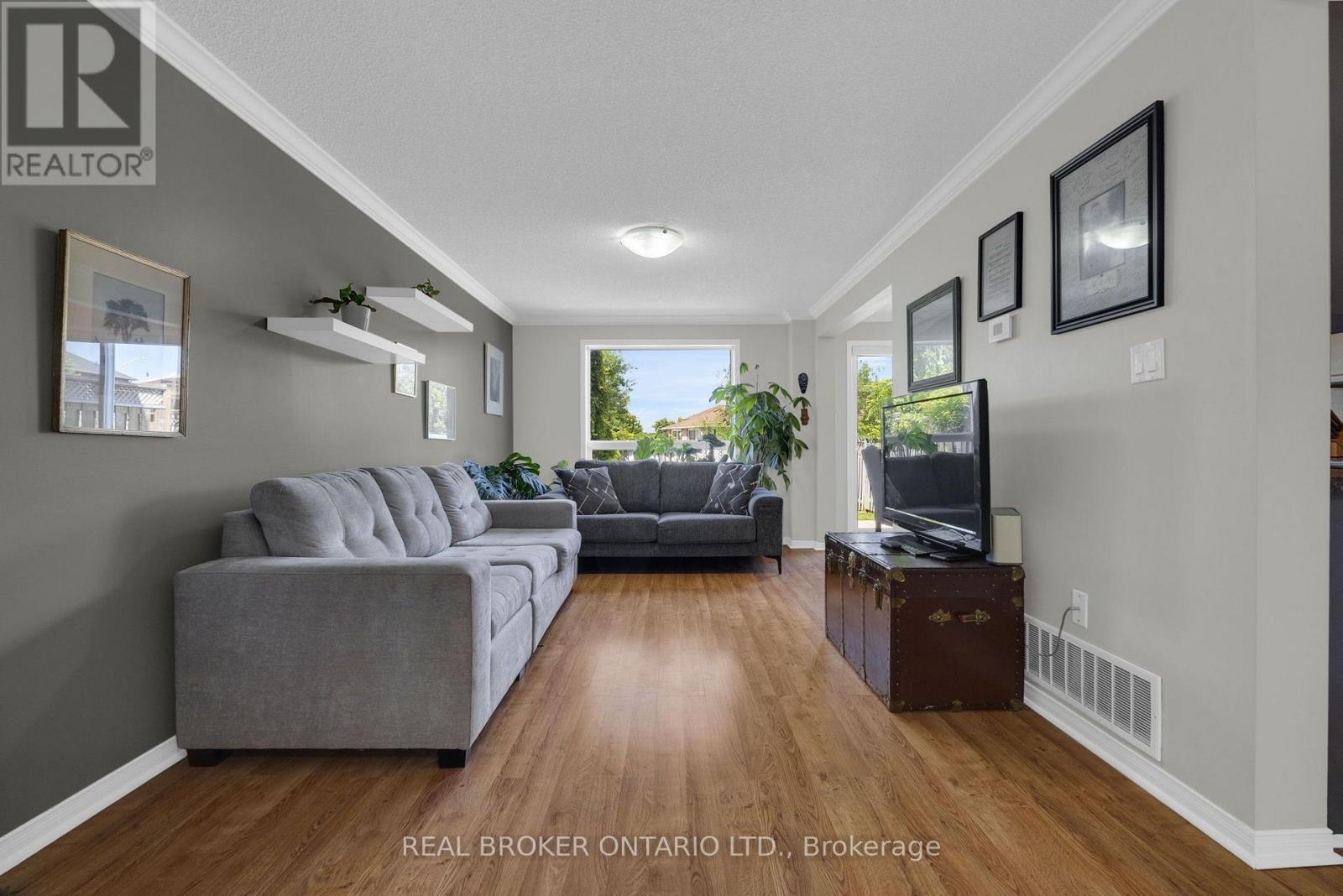 166 Tunbridge Road, Barrie, Ontario  L4M 6S1 - Photo 4 - S13543738