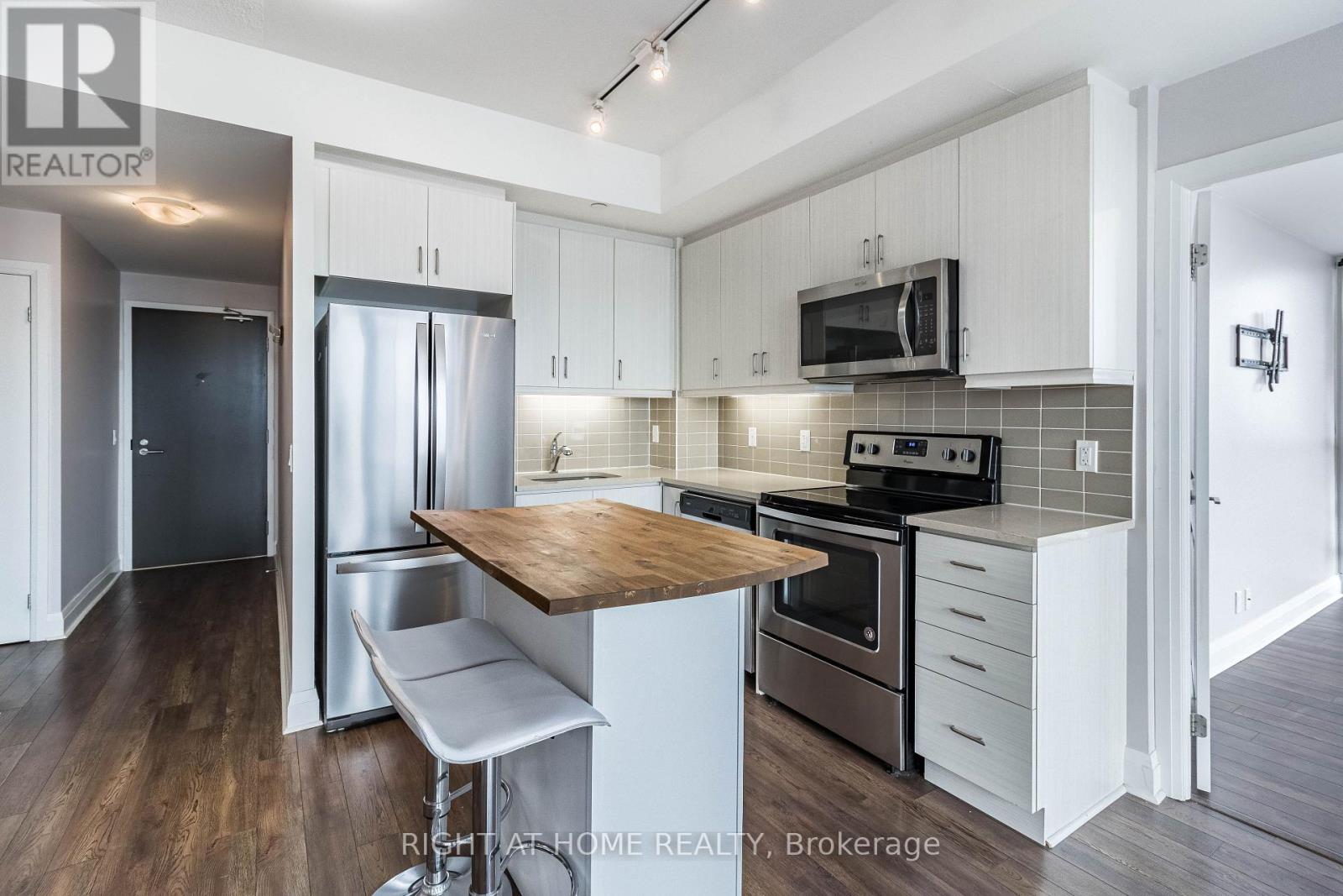 903 - 17 Zorra Street, Toronto, Ontario  M8Z 0C8 - Photo 19 - W13543524