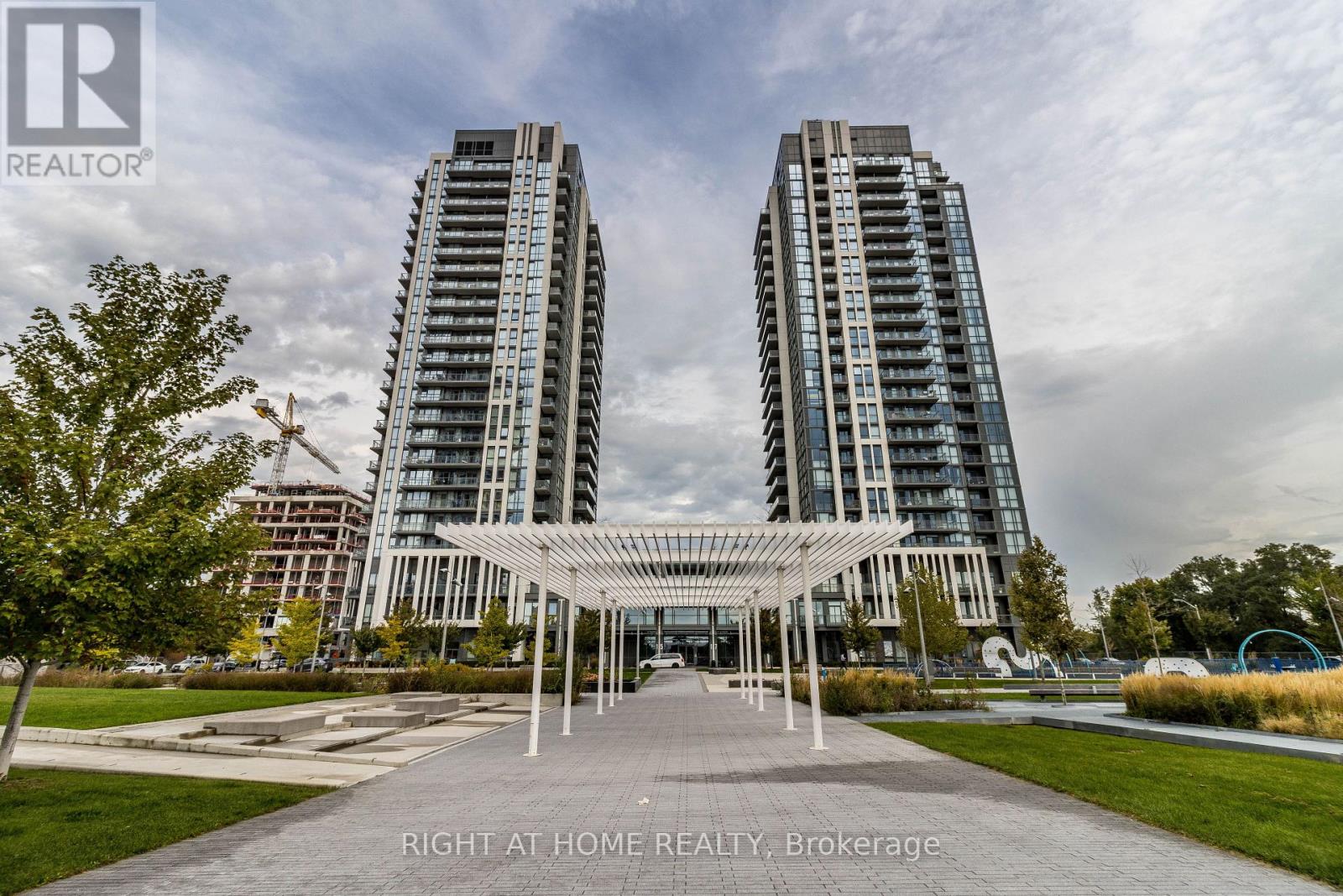 903 - 17 Zorra Street, Toronto, Ontario  M8Z 0C8 - Photo 2 - W13543524