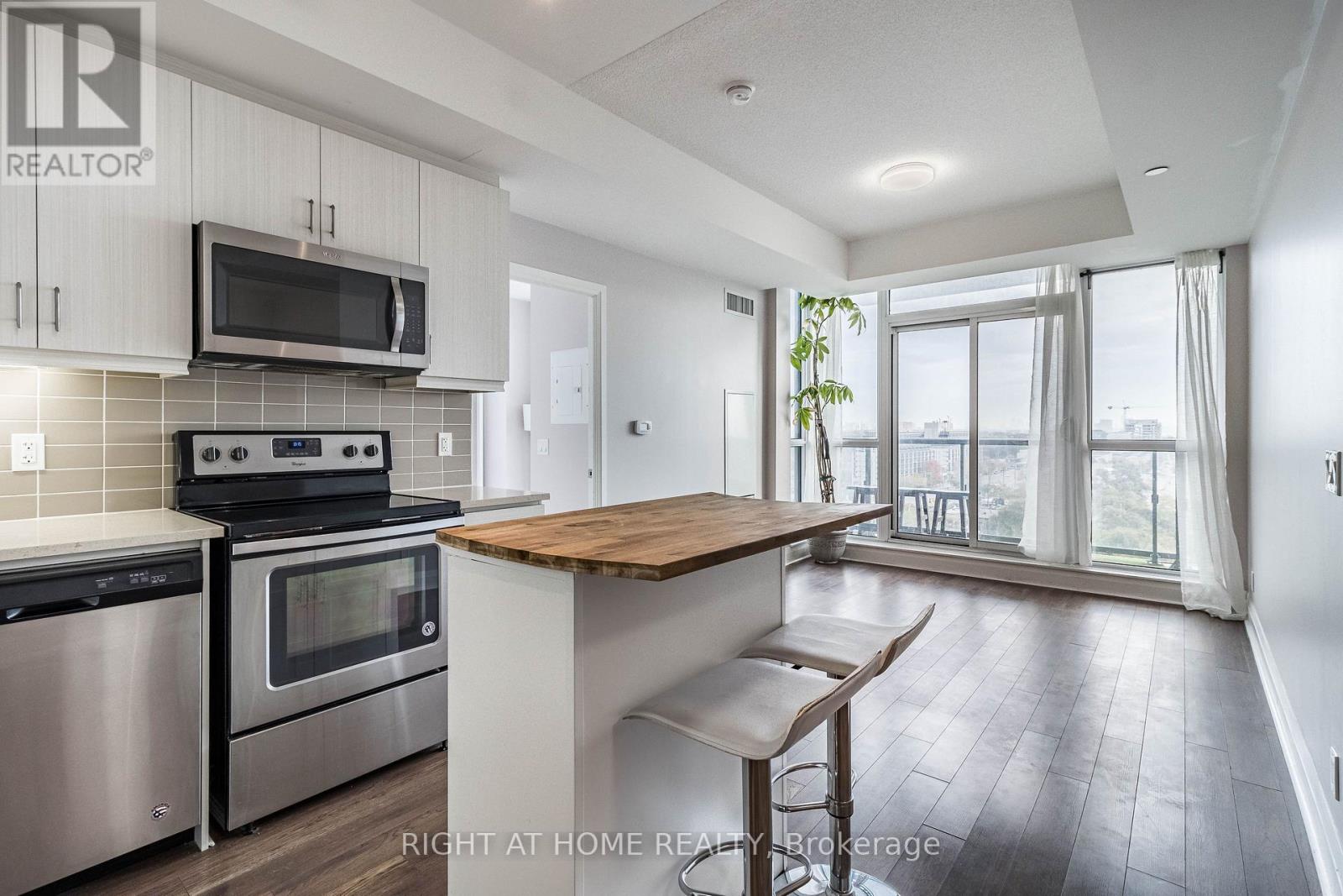 903 - 17 Zorra Street, Toronto, Ontario  M8Z 0C8 - Photo 8 - W13543524