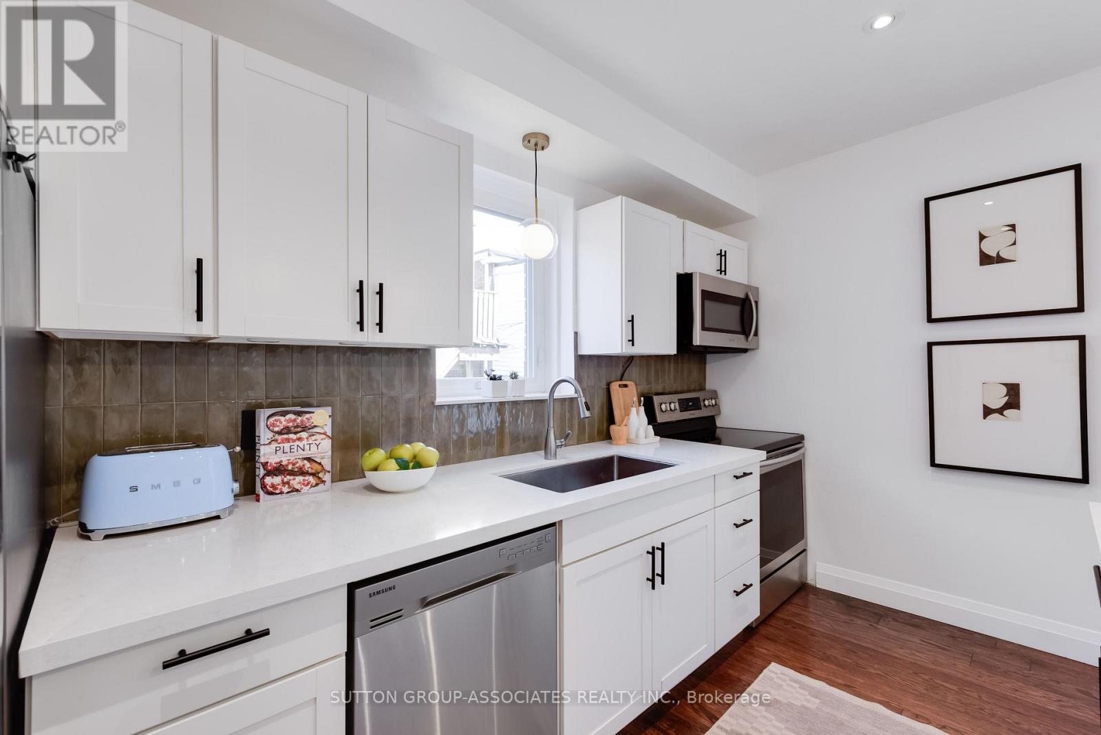 37 Ashburnham Road, Toronto, Ontario  M6H 2K4 - Photo 9 - W13543704