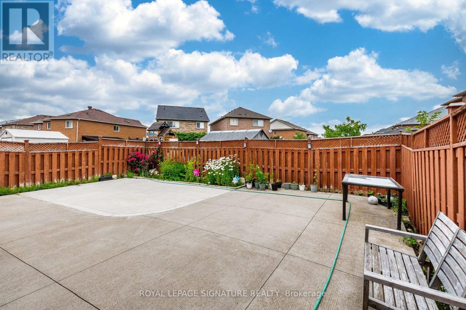 35 Whitehouse Crescent, Brampton, Ontario  L6P 1M2 - Photo 3 - W13543732