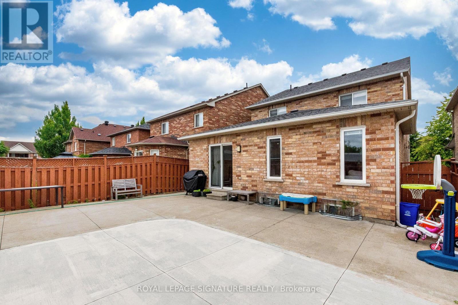 35 Whitehouse Crescent, Brampton, Ontario  L6P 1M2 - Photo 5 - W13543732