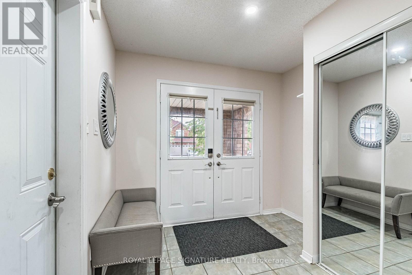 35 Whitehouse Crescent, Brampton, Ontario  L6P 1M2 - Photo 8 - W13543732