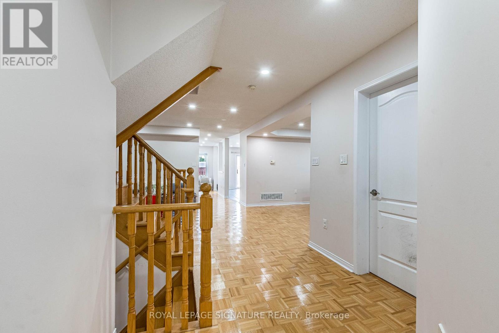 35 Whitehouse Crescent, Brampton, Ontario  L6P 1M2 - Photo 9 - W13543732