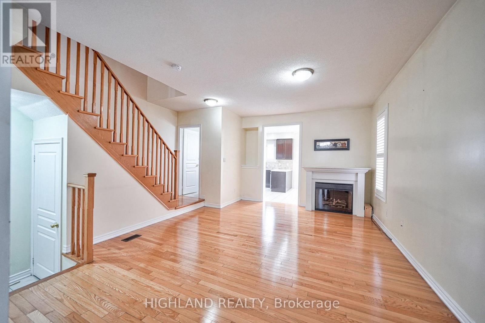 515 Coach Drive, Mississauga, Ontario  L5R 0C3 - Photo 3 - W13543864
