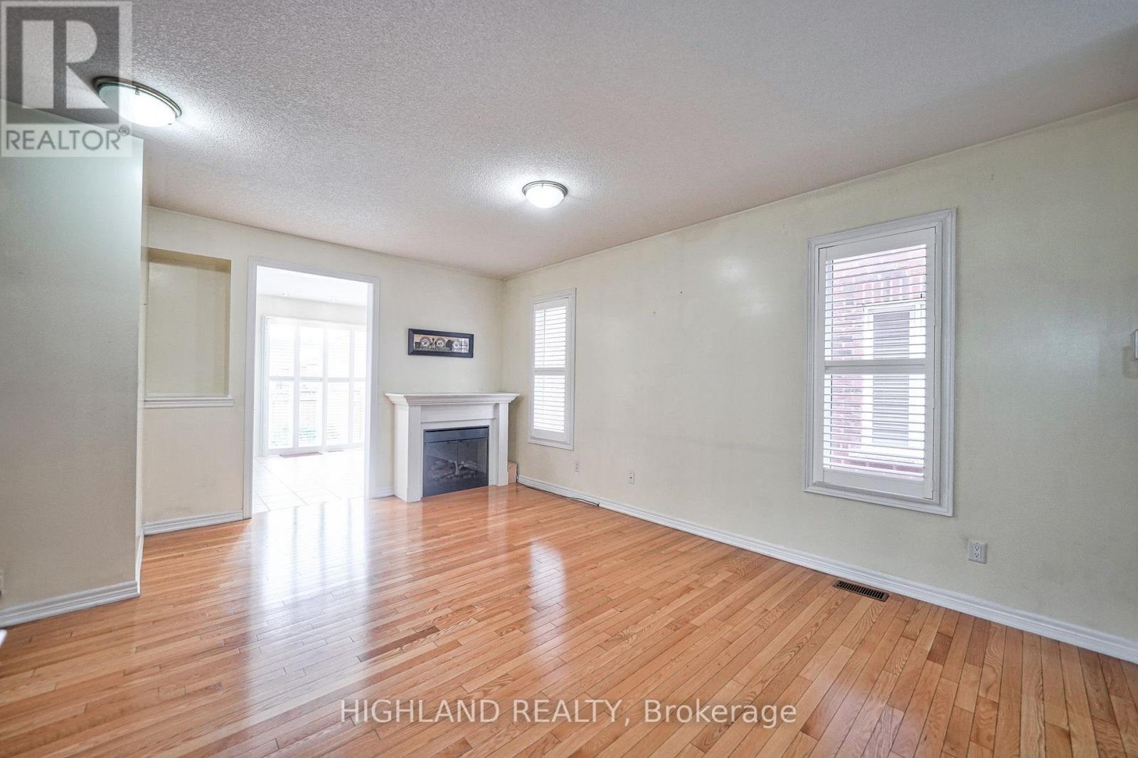 515 Coach Drive, Mississauga, Ontario  L5R 0C3 - Photo 4 - W13543864