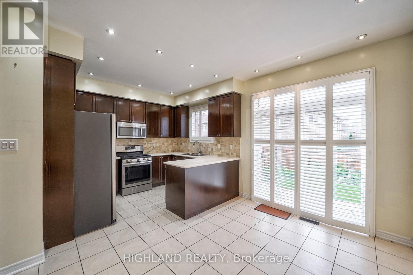 515 Coach Drive, Mississauga, Ontario  L5R 0C3 - Photo 8 - W13543864
