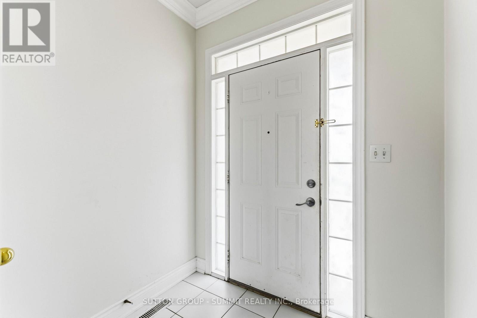 74 Cole Street, Hamilton, Ontario  L8B 0R3 - Photo 2 - X13543826