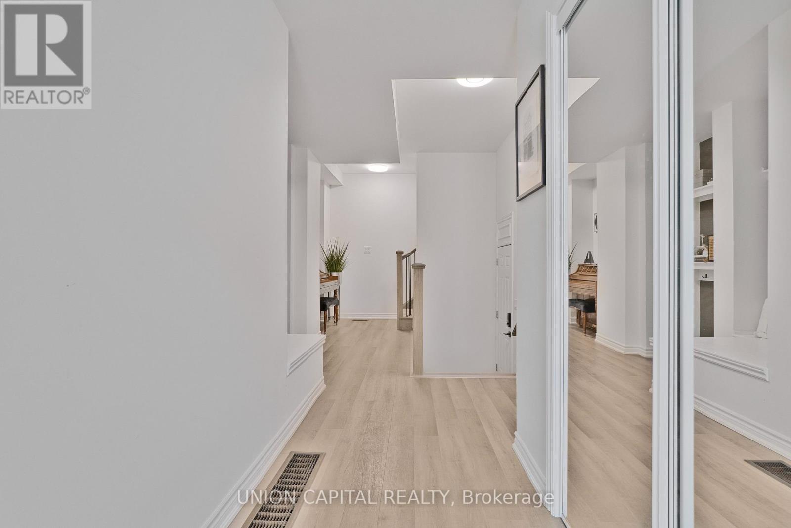 16 Thomas Frisby Jr Crescent, Markham, Ontario  L6C 3L1 - Photo 5 - N13540830