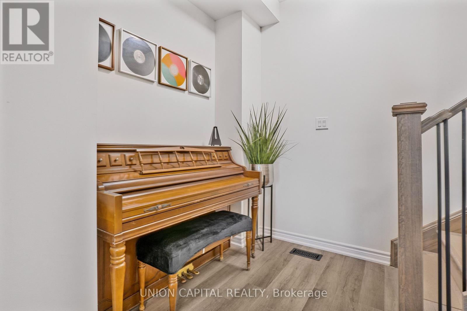 16 Thomas Frisby Jr Crescent, Markham, Ontario  L6C 3L1 - Photo 6 - N13540830