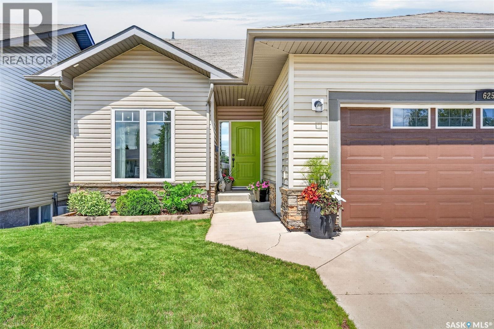 625 11th Avenue, Humboldt, Saskatchewan  S0K 2A0 - Photo 3 - SK042049