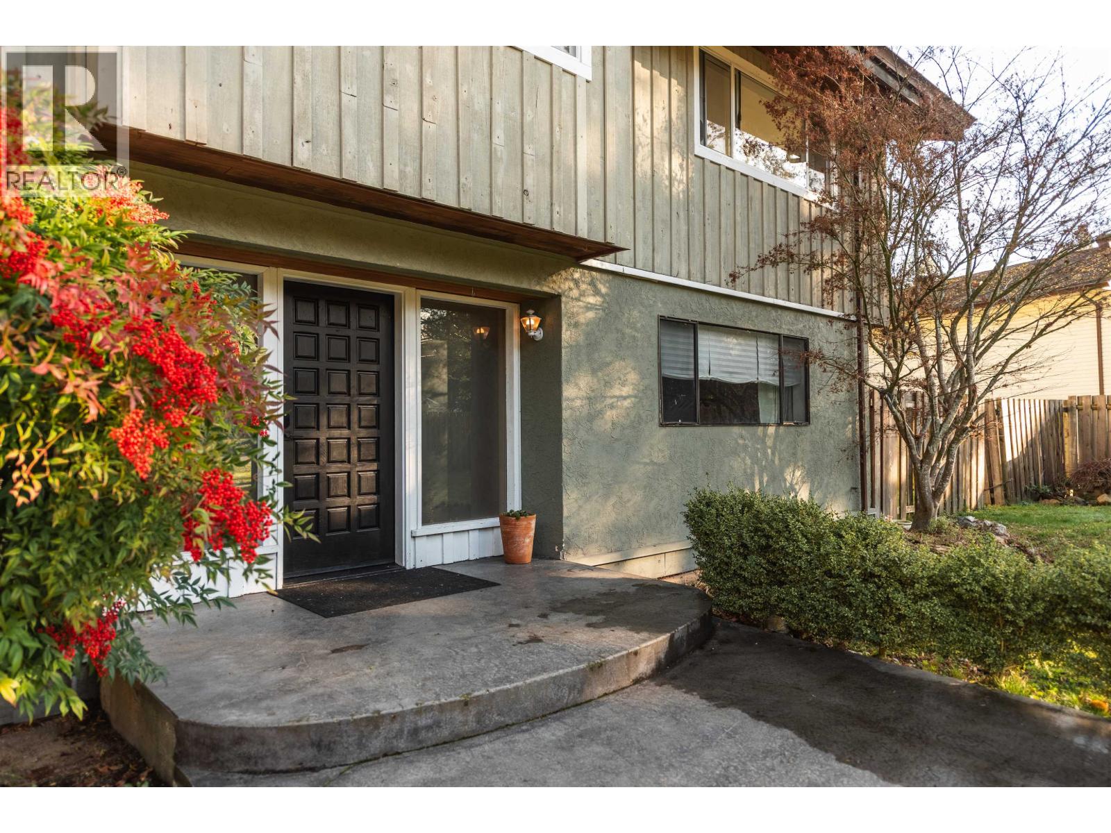 7862 EAGLE DRIVE, Halfmoon Bay, British Columbia