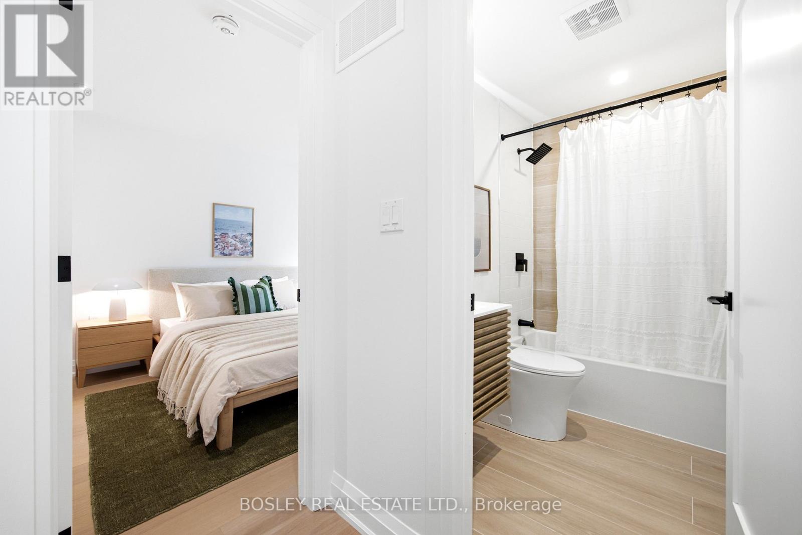 28 Richard Avenue, Toronto, Ontario  M4L 1W9 - Photo 16 - E13529408
