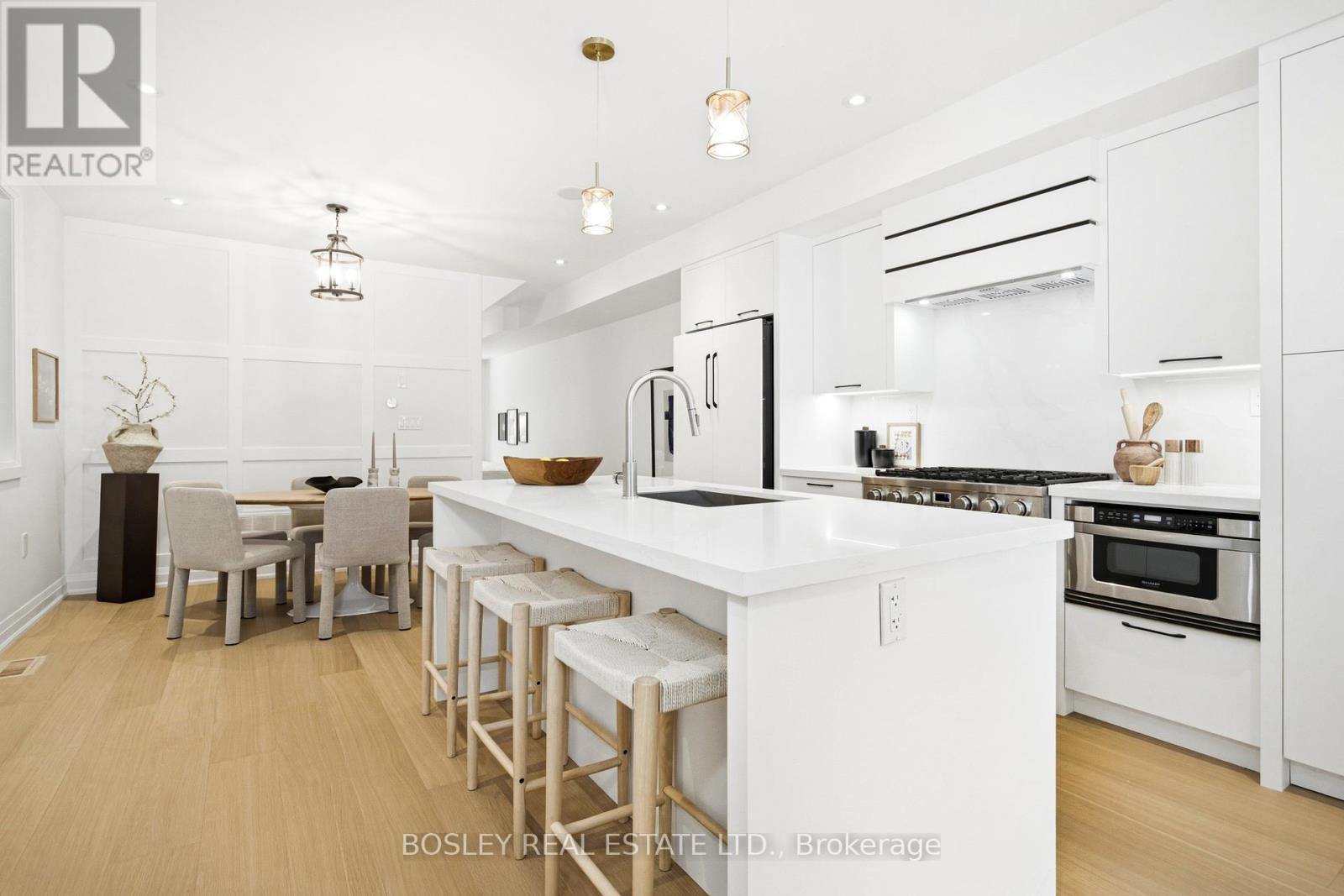 28 Richard Avenue, Toronto, Ontario  M4L 1W9 - Photo 18 - E13529408