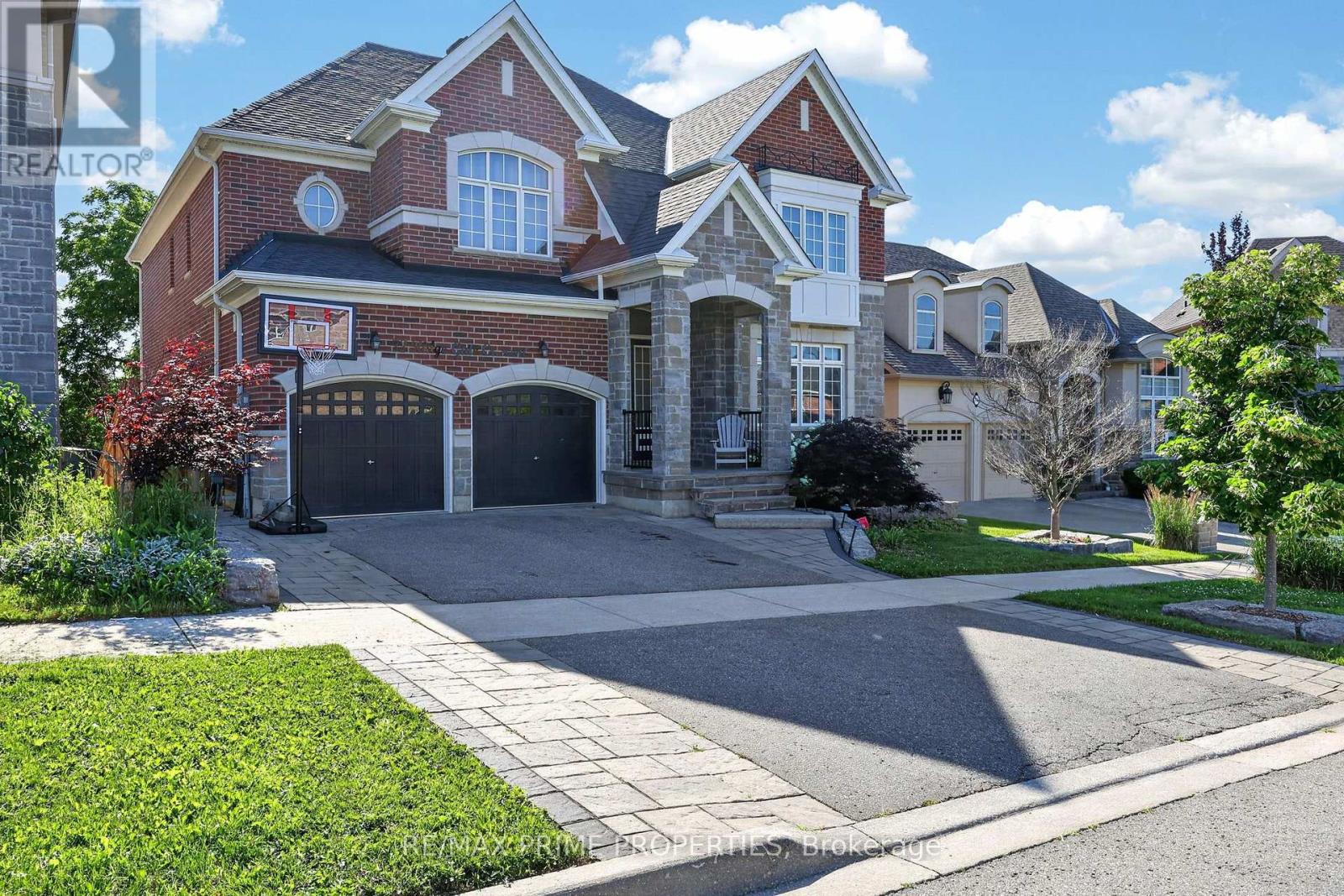 72 RIDGE GATE CRESCENT, East Gwillimbury (Mt Albert)