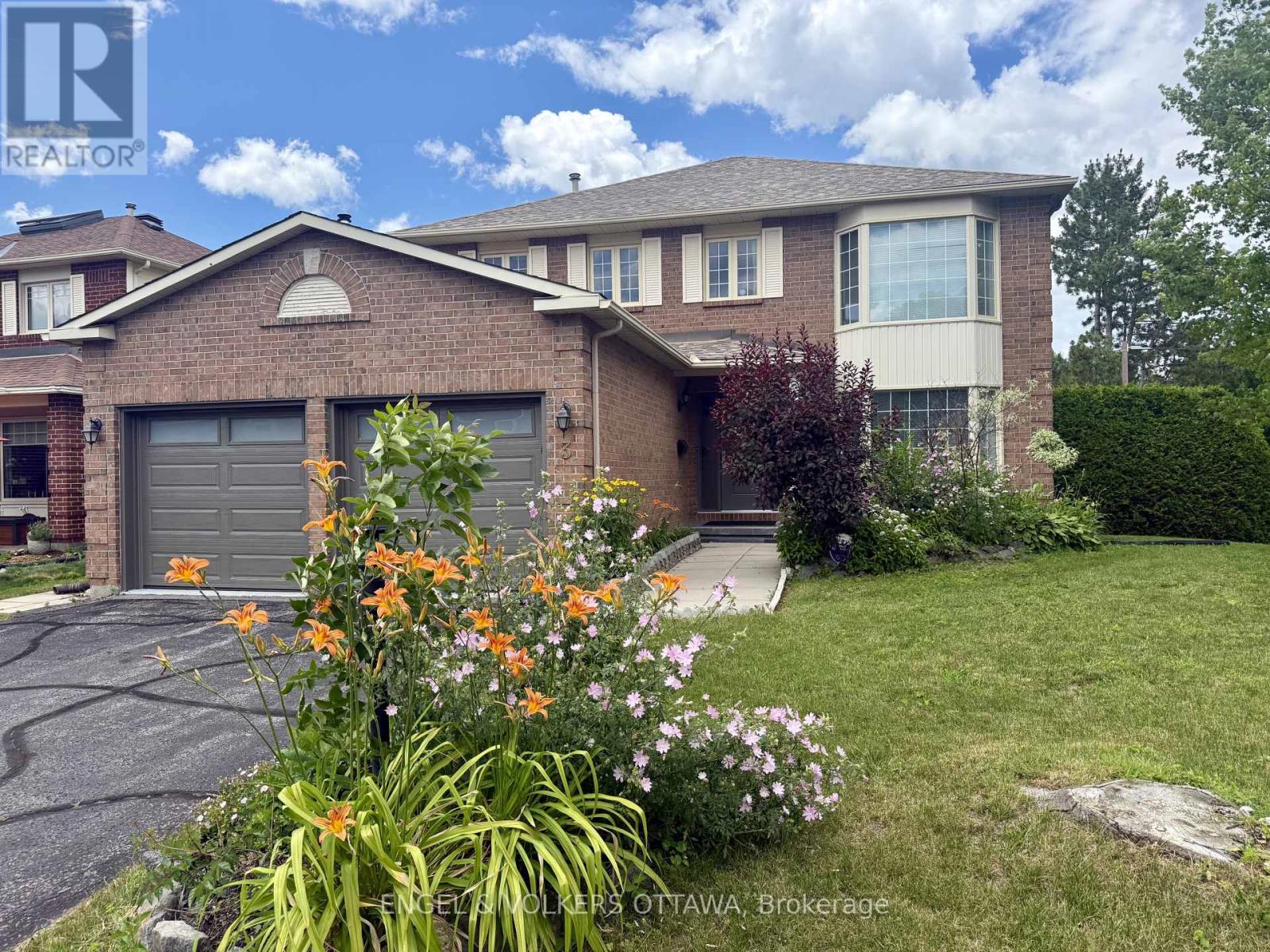 3 Balding Crescent, Ottawa, Ontario  K2K 2L4 - Photo 1 - X13450594