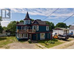 122 Queen Street, Parrsboro, Nova Scotia