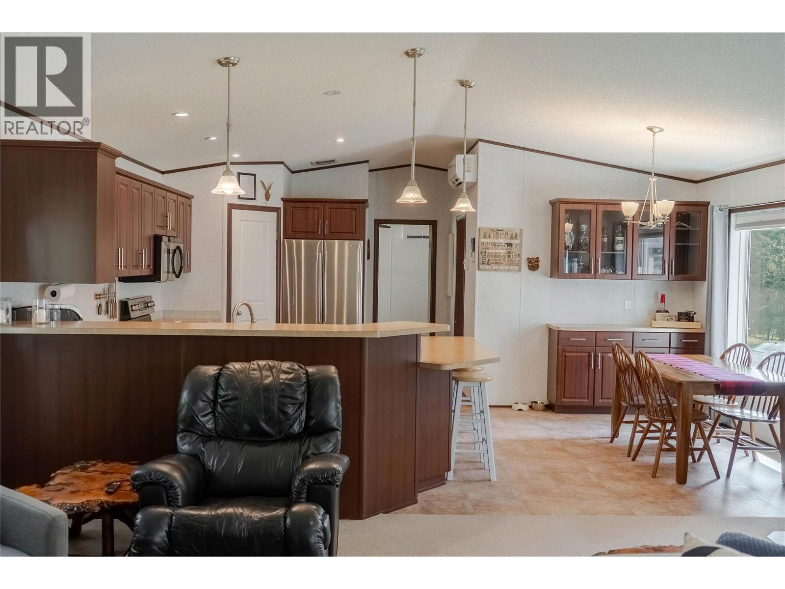 6524 Mcdonald Loop Road, Grasmere, British Columbia V0B 1R0 - Photo 8 - 10394189