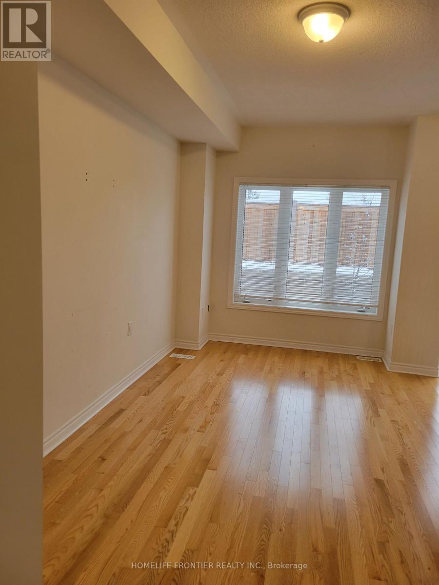 129 Gordon Circle, Newmarket, Ontario  L3Y 0C9 - Photo 3 - N13543956