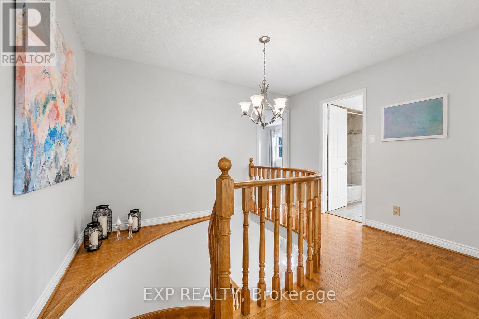 16 Wainwright Avenue, Richmond Hill (North Richvale), Ontario  L4C 5R5 - Photo 18 - N13543974